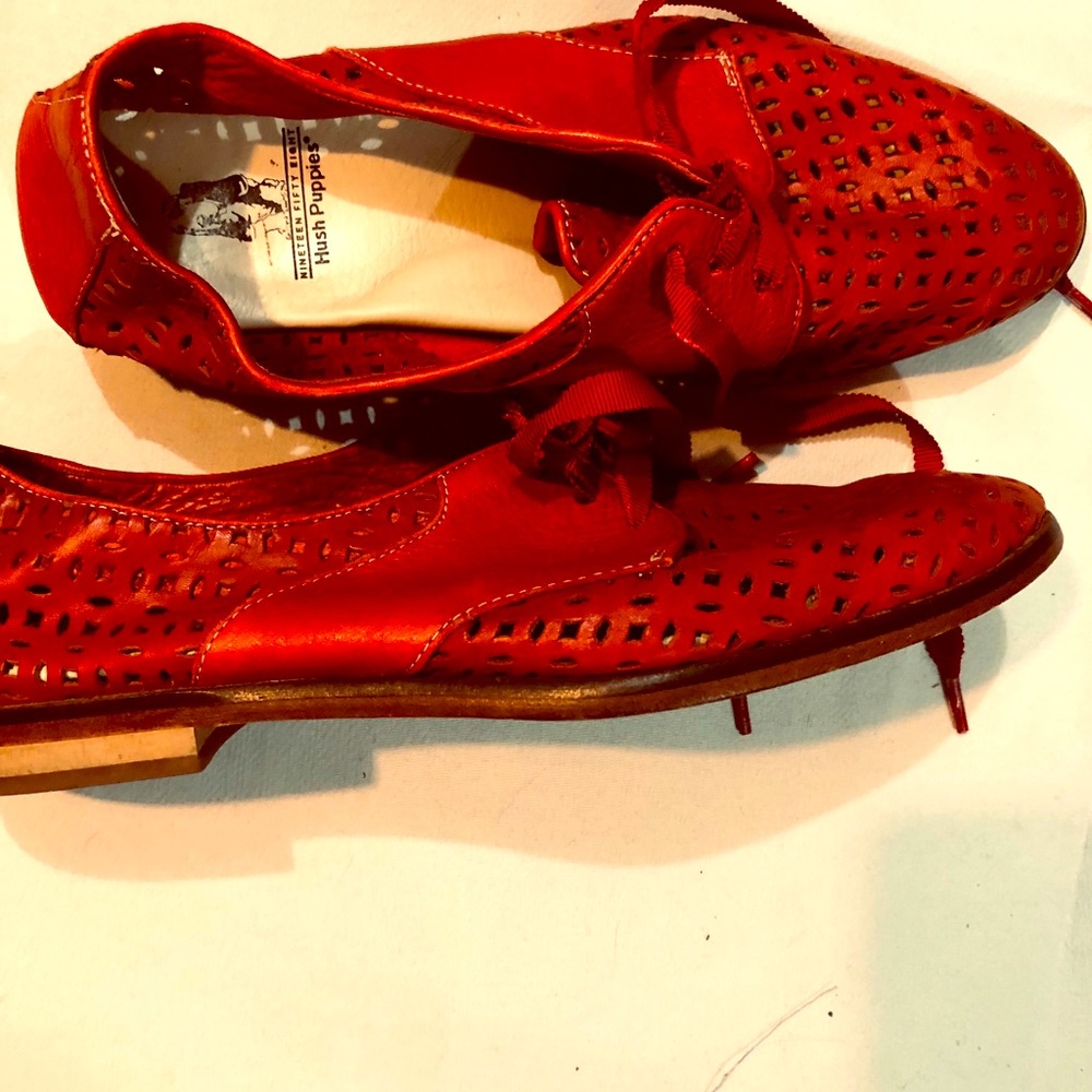 Vintage hush puppies oxfords.
